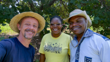 Équipe de la mission photographique : De gauche à droite, Gérard N. Gouwakinnou (UP), Aurelle Sedegnan (INRAB) et Cyrille Cornu (CIRAD).